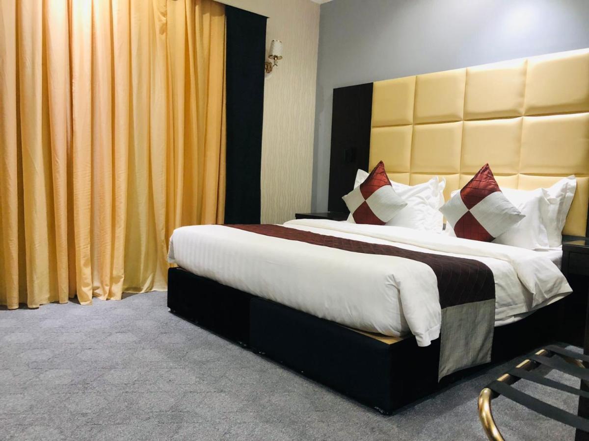 M Platinum Hotel Médine Extérieur photo