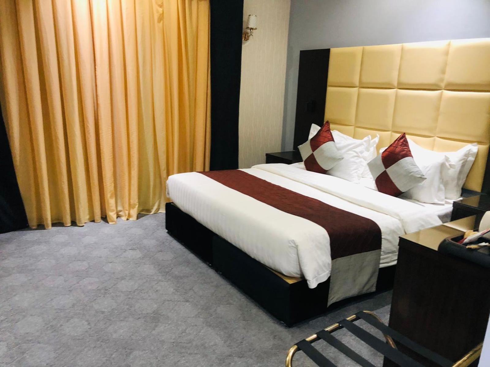 M Platinum Hotel Médine Extérieur photo